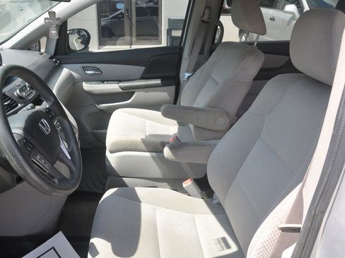 Used 2014 Honda Odyssey LX image 14