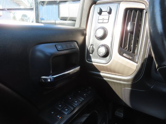 Used 2016 GMC Sierra 2500 Denali w/ Duramax Plus Package AWD/4WD image 31