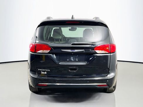 Used 2019 Chrysler Pacifica Touring-L w/ Advanced Safetytec Group image 6