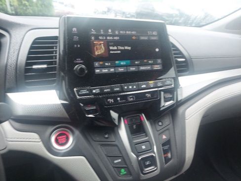 Used 2019 Honda Odyssey EX image 9