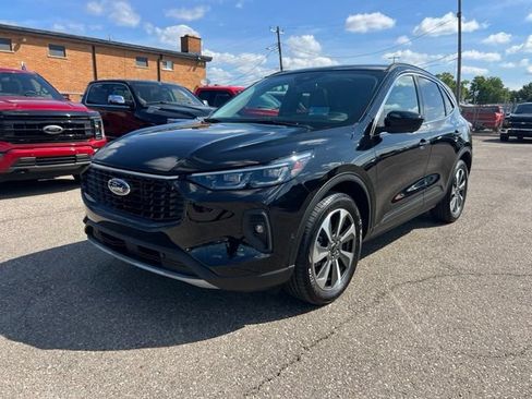 Certified 2024 Ford Escape Platinum w/ Premium Technology Package AWD/4WD image 30