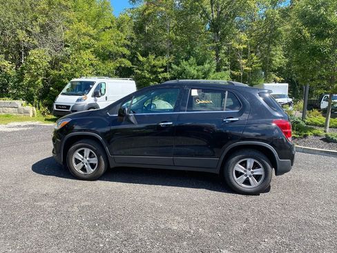 Used 2019 Chevrolet Trax LT w/ Driver Confidence Package image 9
