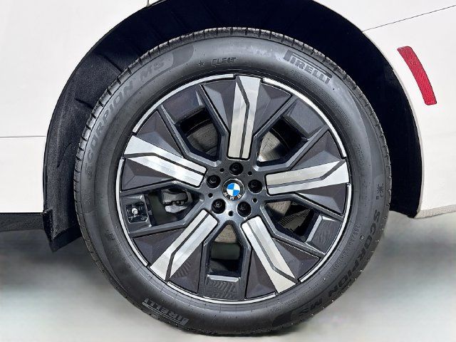 Used 2026 BMW iX xDrive45 AWD/4WD image 32