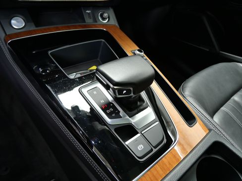 Used 2023 Audi Q5 2.0T Premium Plus w/ Premium Plus Package AWD/4WD image 22