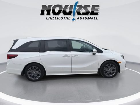 Certified 2025 Honda Odyssey Touring image 9