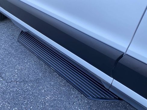 Used 2023 Ford Transit 350 XLT image 23