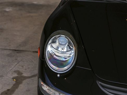 Used 2006 Porsche 911 Carrera image 11