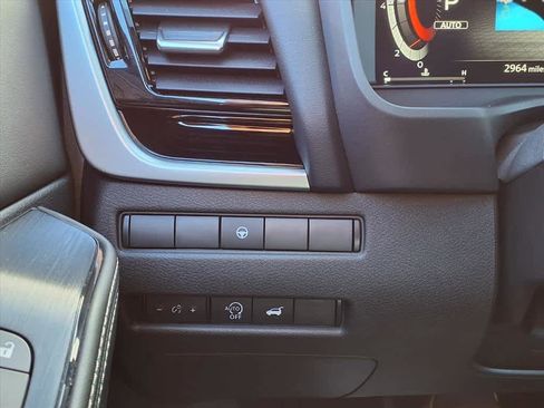 Used 2024 Nissan Rogue SL w/ SL Premium Package image 25