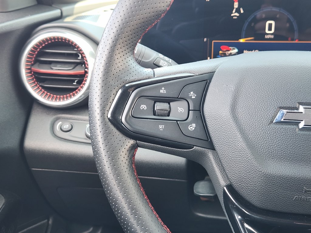 Used 2025 Chevrolet Trax RS w/ Driver Confidence Package FWD image 27