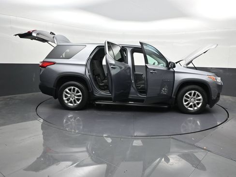 Used 2020 Chevrolet Traverse LS FWD image 38
