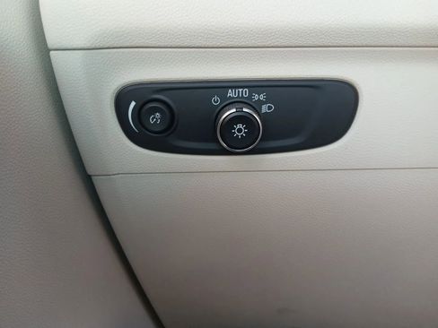 Used 2023 Buick Envision Preferred image 18