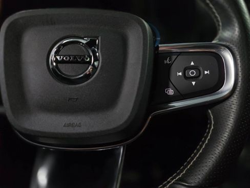 Used 2021 Volvo XC40 P8 Recharge w/ Advanced Package image 21