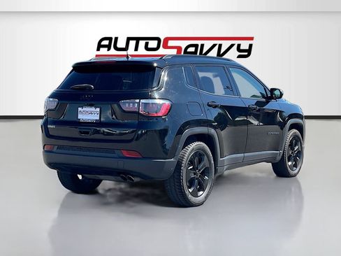 Used 2018 Jeep Compass Latitude FWD image 7
