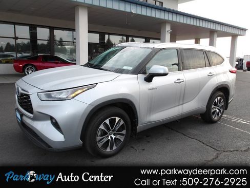 Used 2020 Toyota Highlander XLE image 1