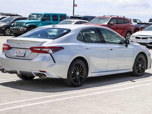 Used 2024 Toyota Camry XSE FWD image 4