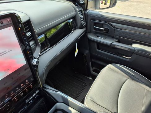 New 2025 RAM 2500 Limited image 16