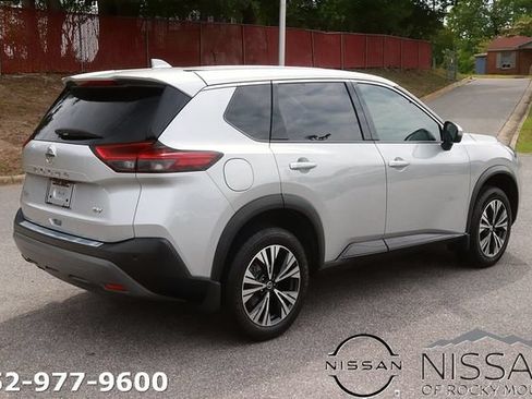 Used 2021 Nissan Rogue SV FWD image 7