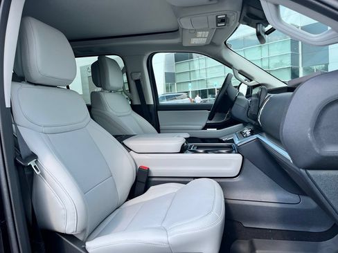 New 2027 Ford Expedition Platinum AWD/4WD image 7