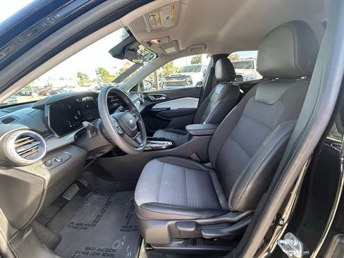 Used 2024 Chevrolet Trax LT image 13