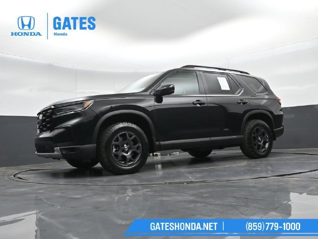 Used 2025 Honda Pilot TrailSport image 44