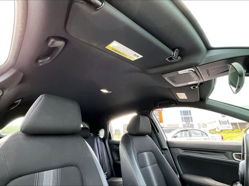 Used 2023 Honda Civic Sport image 14