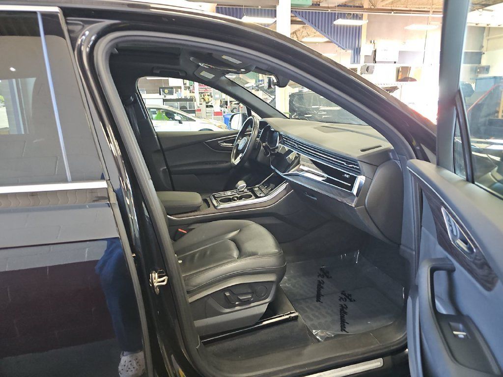 Used 2021 Audi Q7 3.0T Premium AWD/4WD image 14