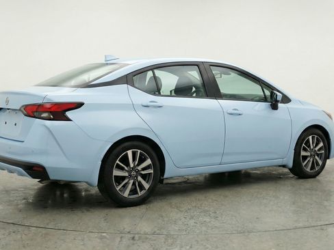 Used 2025 Nissan Versa SV image 9