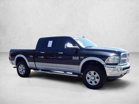 Used 2016 RAM 2500 Laramie w/ Convenience Group AWD/4WD image 6