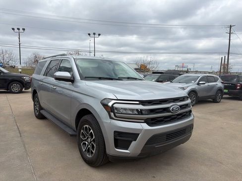 Used 2024 Ford Expedition Max XLT image 4