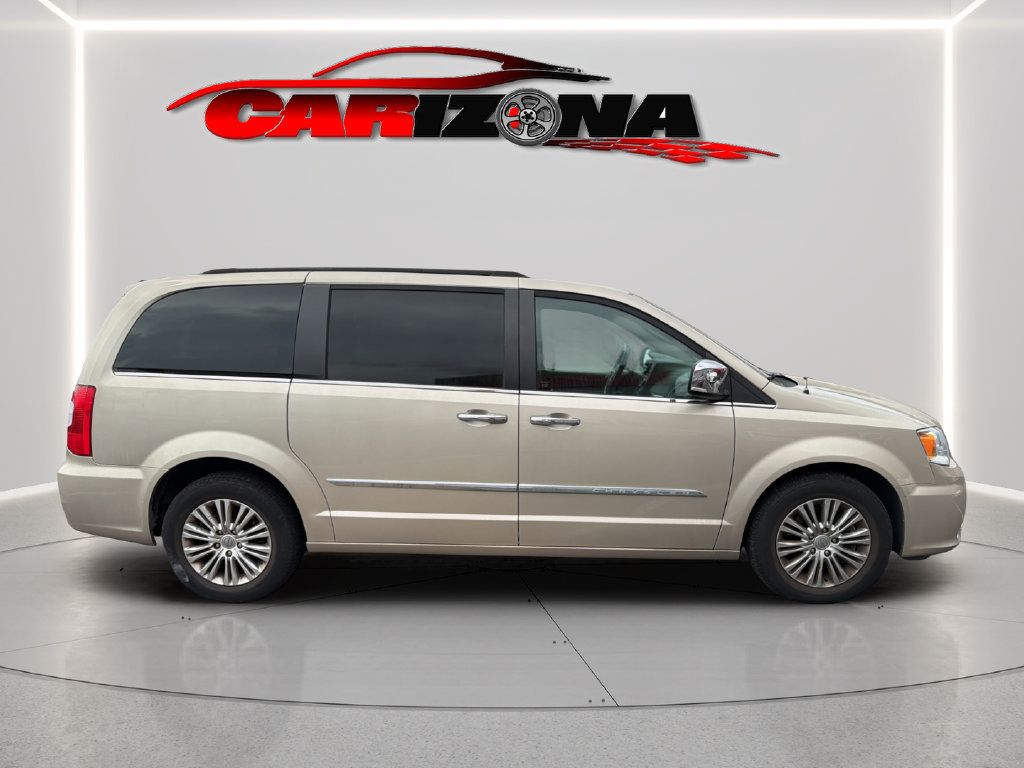 Used 2015 Chrysler Town & Country Touring-L w/ Driver Convenience Group FWD image 2