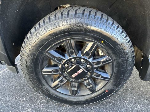 Certified 2024 GMC Sierra 2500 AT4 w/ Technology Package image 33