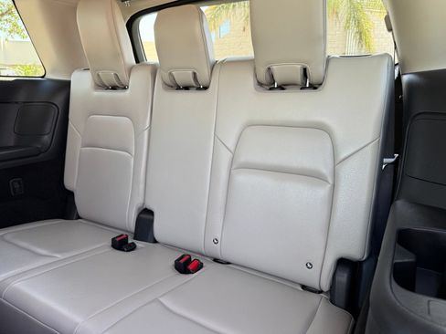 Used 2023 Nissan Pathfinder SL FWD image 31