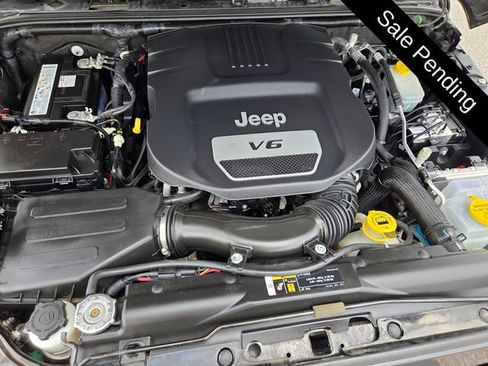 Used 2018 Jeep Wrangler Sahara AWD/4WD image 20