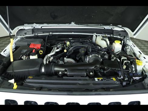 Used 2023 Jeep Gladiator Overland image 17