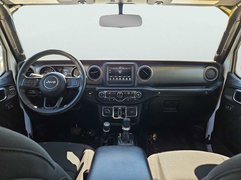 Used 2022 Jeep Gladiator Sport image 11
