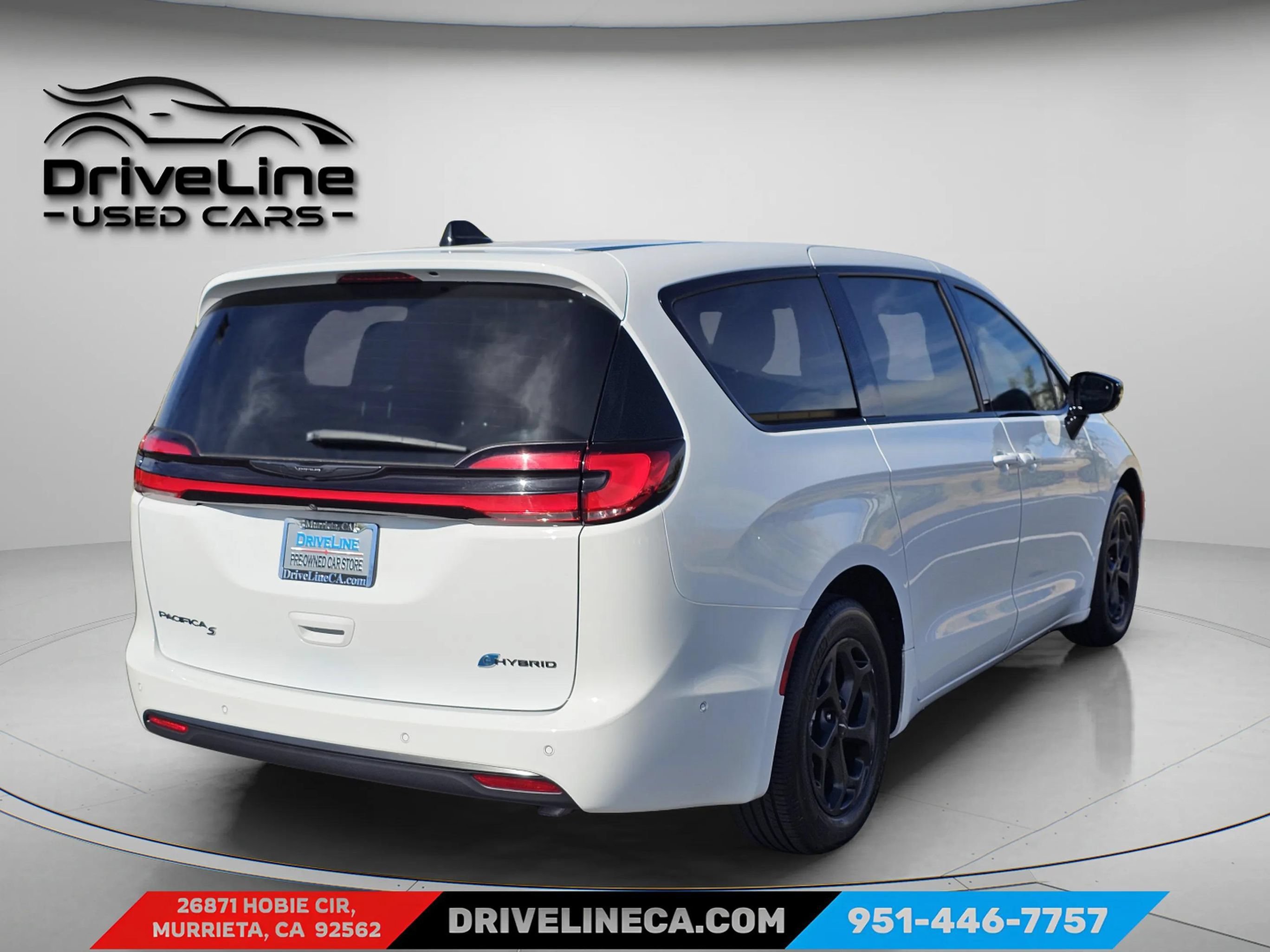 Used 2024 Chrysler Pacifica Limited FWD image 5
