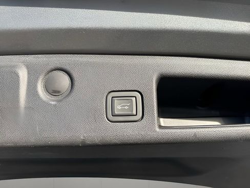 Used 2024 Chevrolet Equinox LT w/ Driver Convenience Package image 28