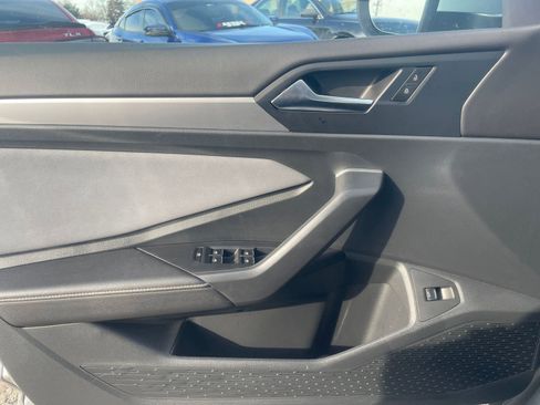 Used 2025 Volkswagen Jetta SE image 20