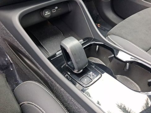 Used 2023 Volvo XC40 Recharge Plus AWD/4WD image 22