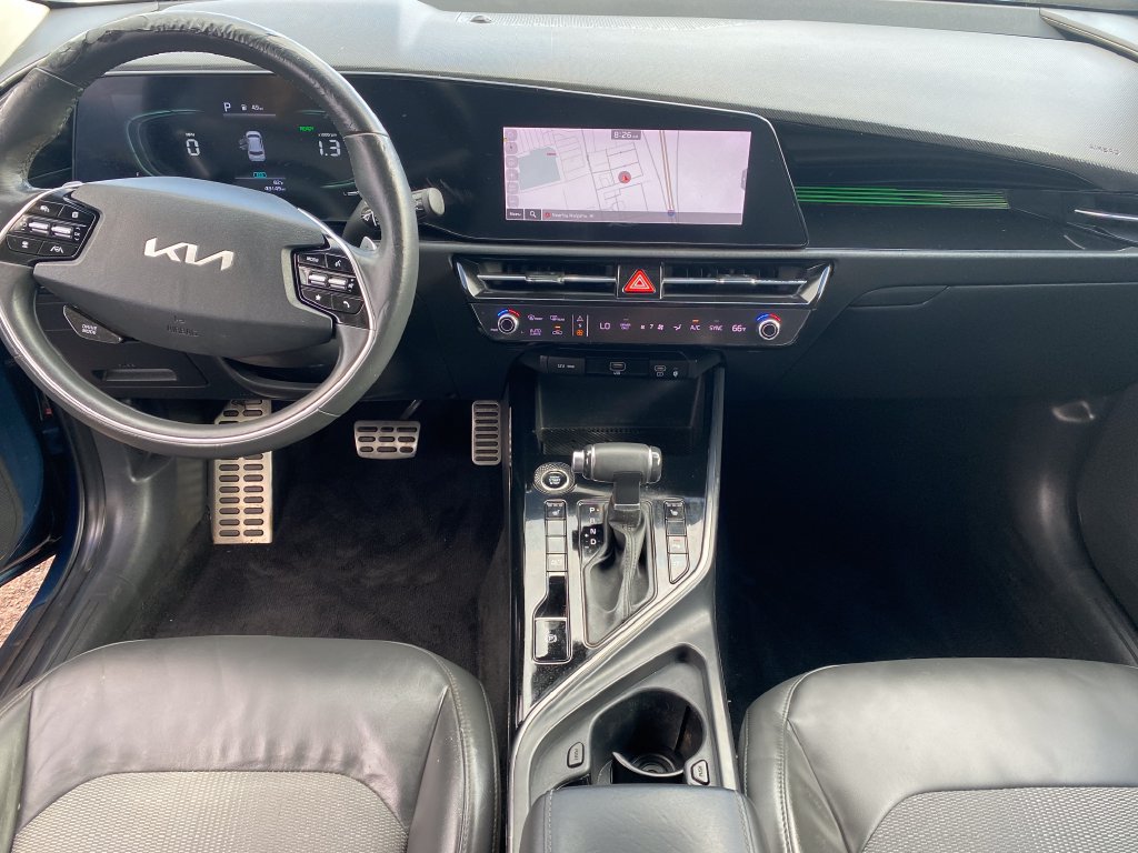 Used 2023 Kia Niro EX Touring FWD image 30