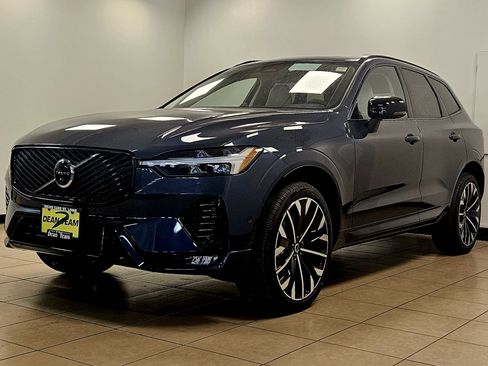 New 2026 Volvo XC60 B5 Ultra w/ Climate Package image 4