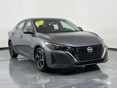 Used 2025 Nissan Sentra SV FWD image 3
