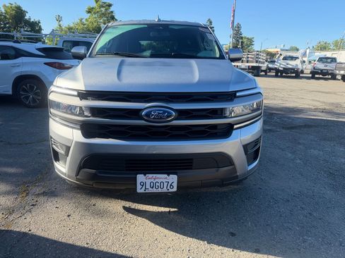 Used 2024 Ford Expedition XLT image 8