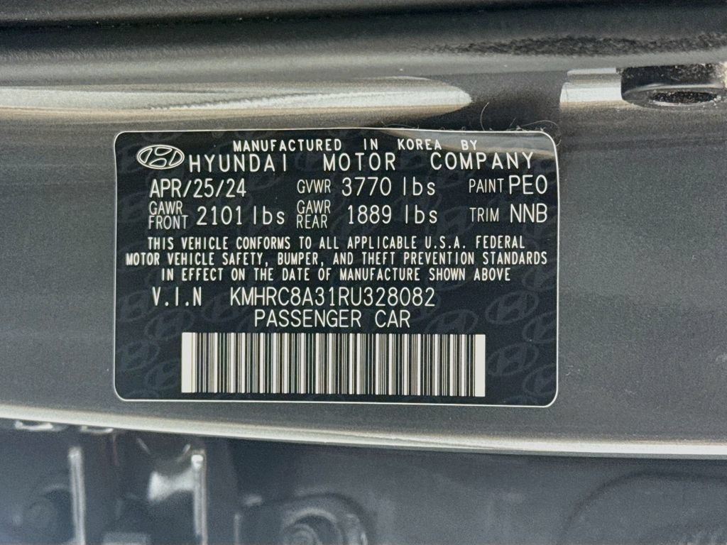 Certified 2024 Hyundai Venue Limited FWD image 33