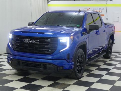 Used 2022 GMC Sierra 1500 Elevation w/ LPO, Elevation Black Package image 4