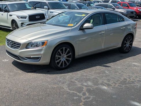 Used 2018 Volvo S60 T5 Inscription FWD image 4
