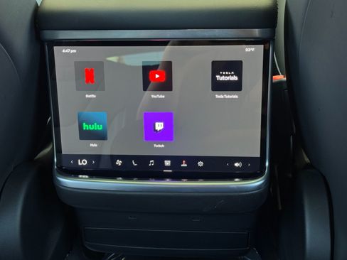 Used 2024 Tesla Model X AWD/4WD image 38