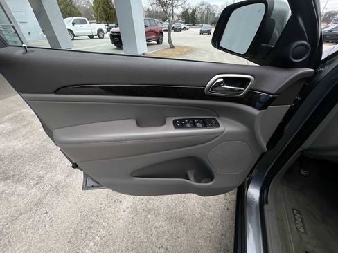 Used 2012 Jeep Grand Cherokee Altitude image 22