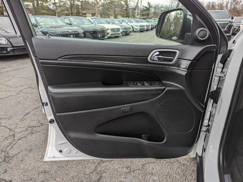 Used 2019 Jeep Grand Cherokee Limited image 11