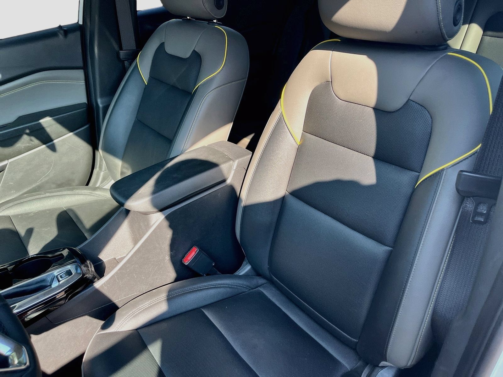 Used 2025 Chevrolet Trax ACTIV w/ Sunroof Package FWD image 20